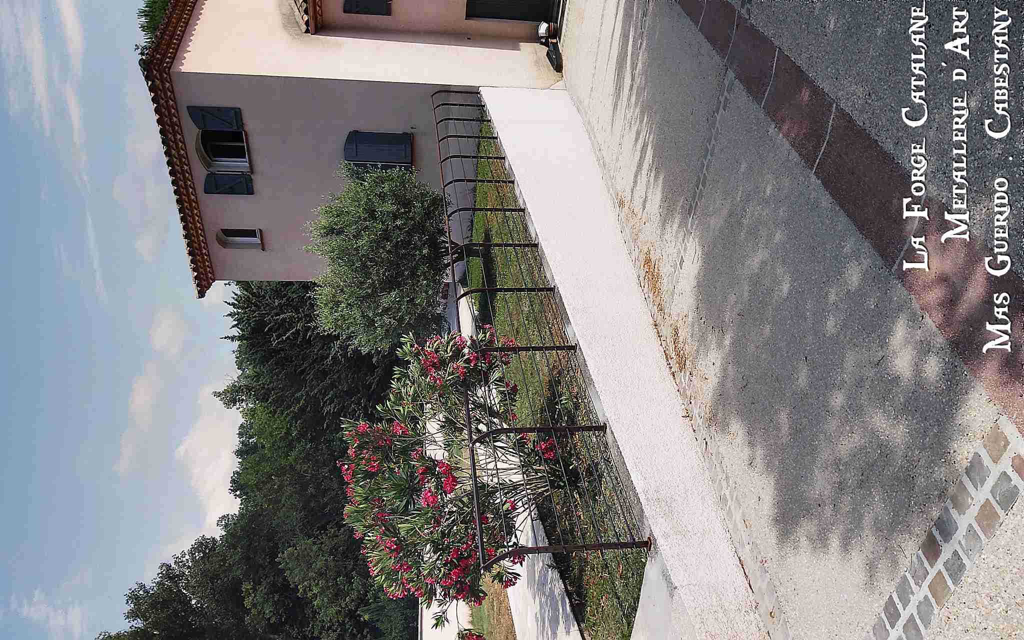 garde corps lisse horizontale main courante deportee la forge catalane.jpg